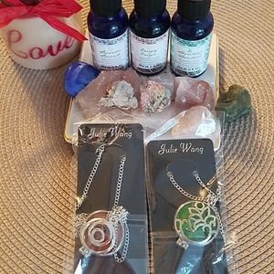 SALE 💖💕NEW💖💕Essential oil💖💕 locket bundle💖💕